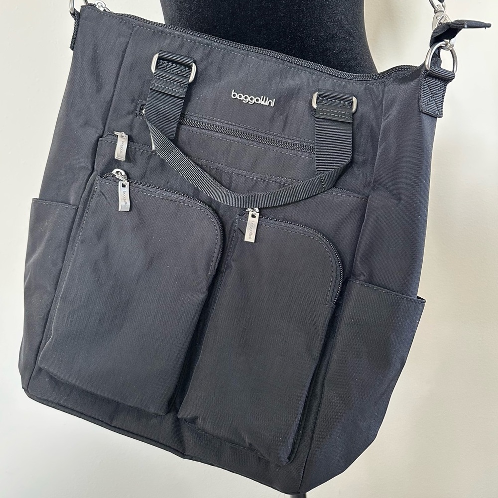 baggallini Black Crossbody Convertible Bag with Securetex (r)